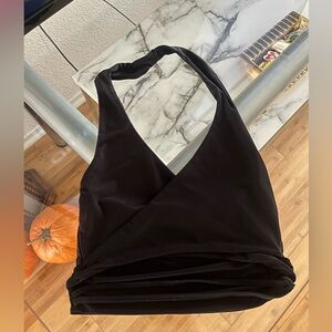 PLT; black going out crop top